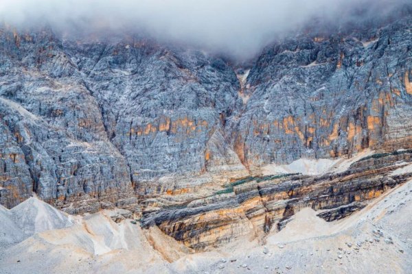 扬帆配资 【太平洋金融|银行】信用卡透支利率限制拟放开，六大行中期分红超2000亿元